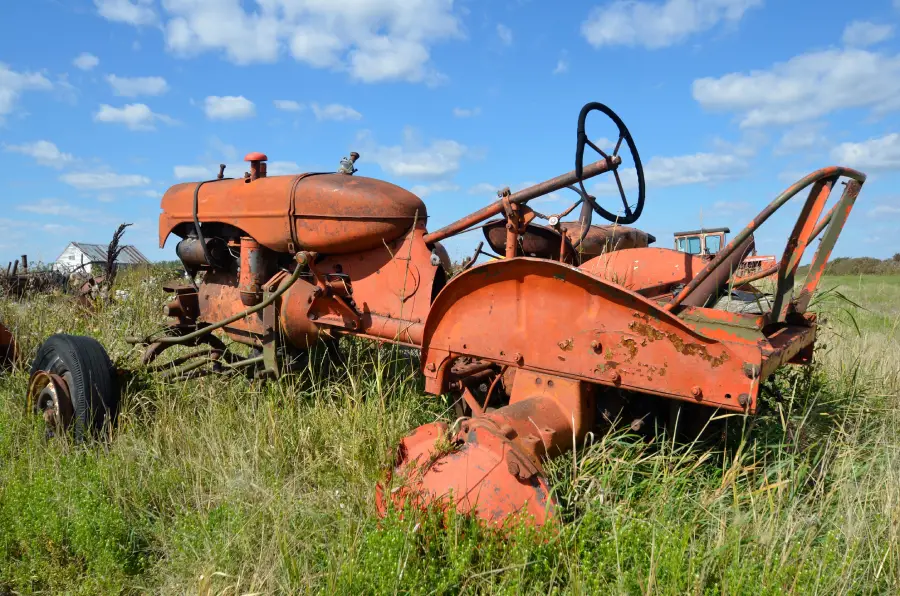 BR-old-tractor-2